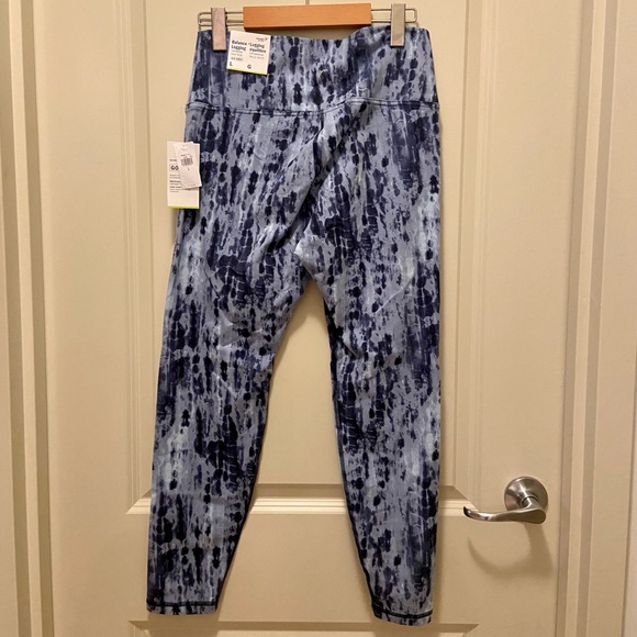Old Navy Active Go-Dry Leggings - Picture 3 of 5